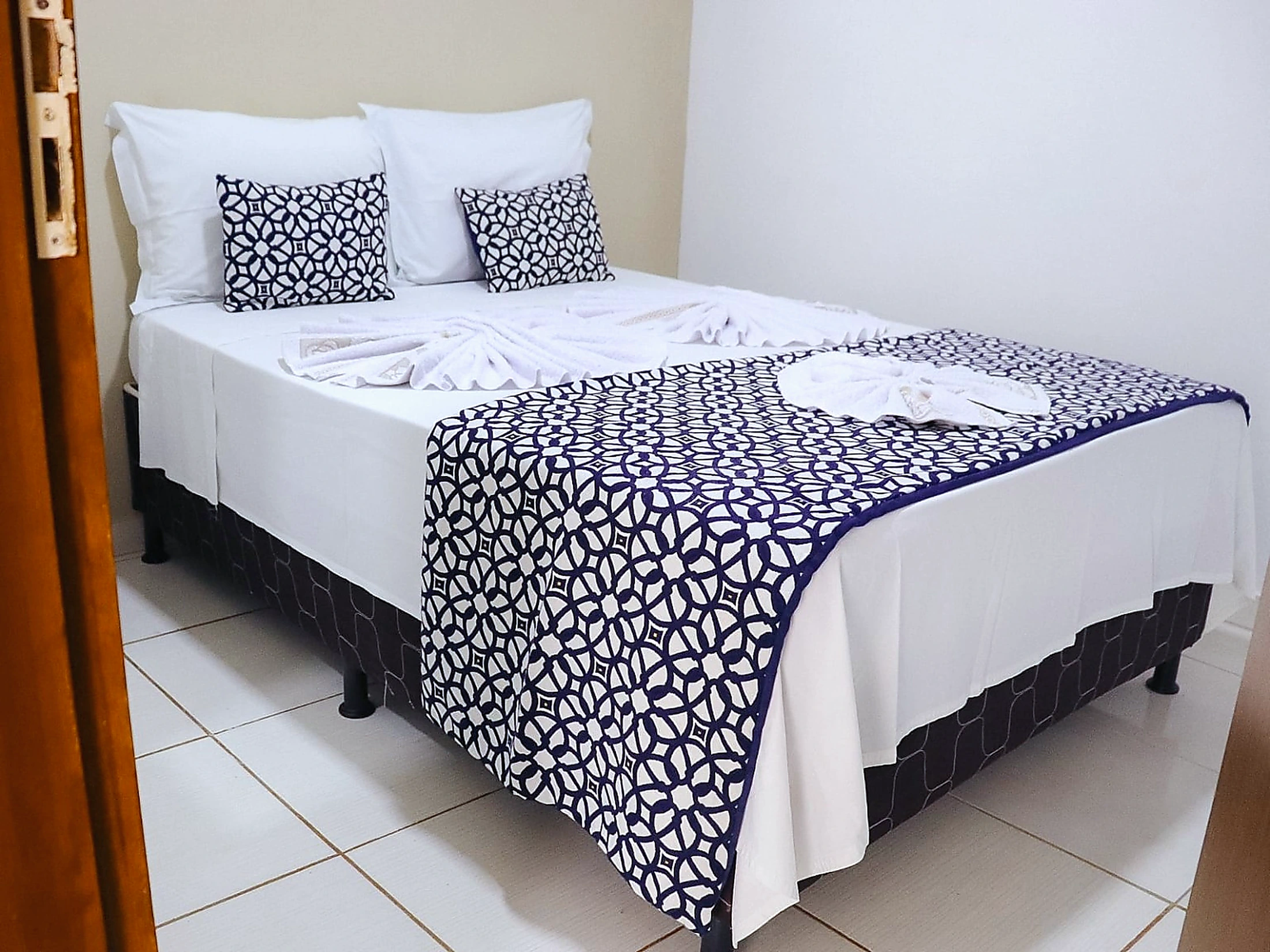 Quarto 3 — cama de casal