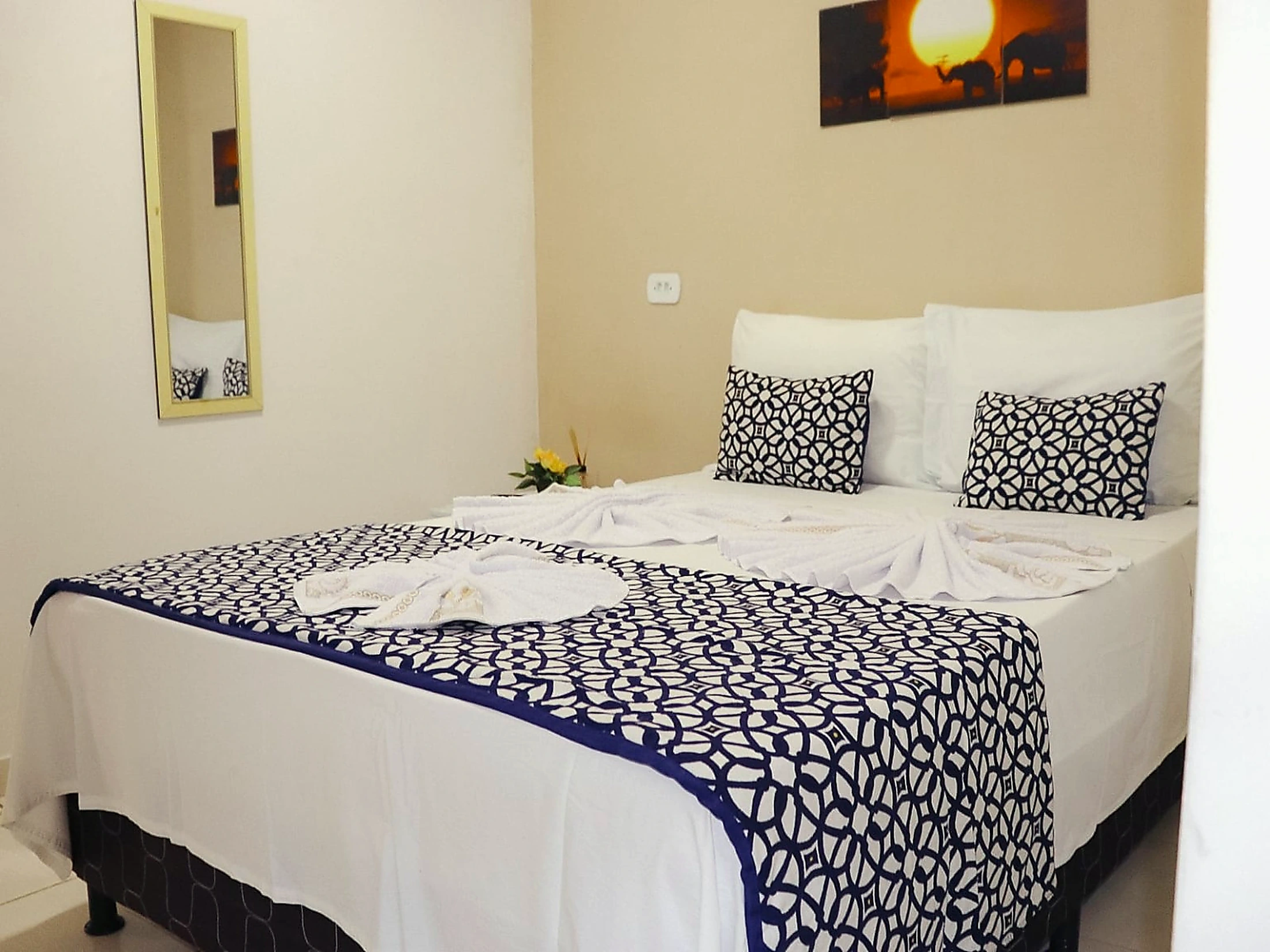 Quarto 3 — cama e decoração