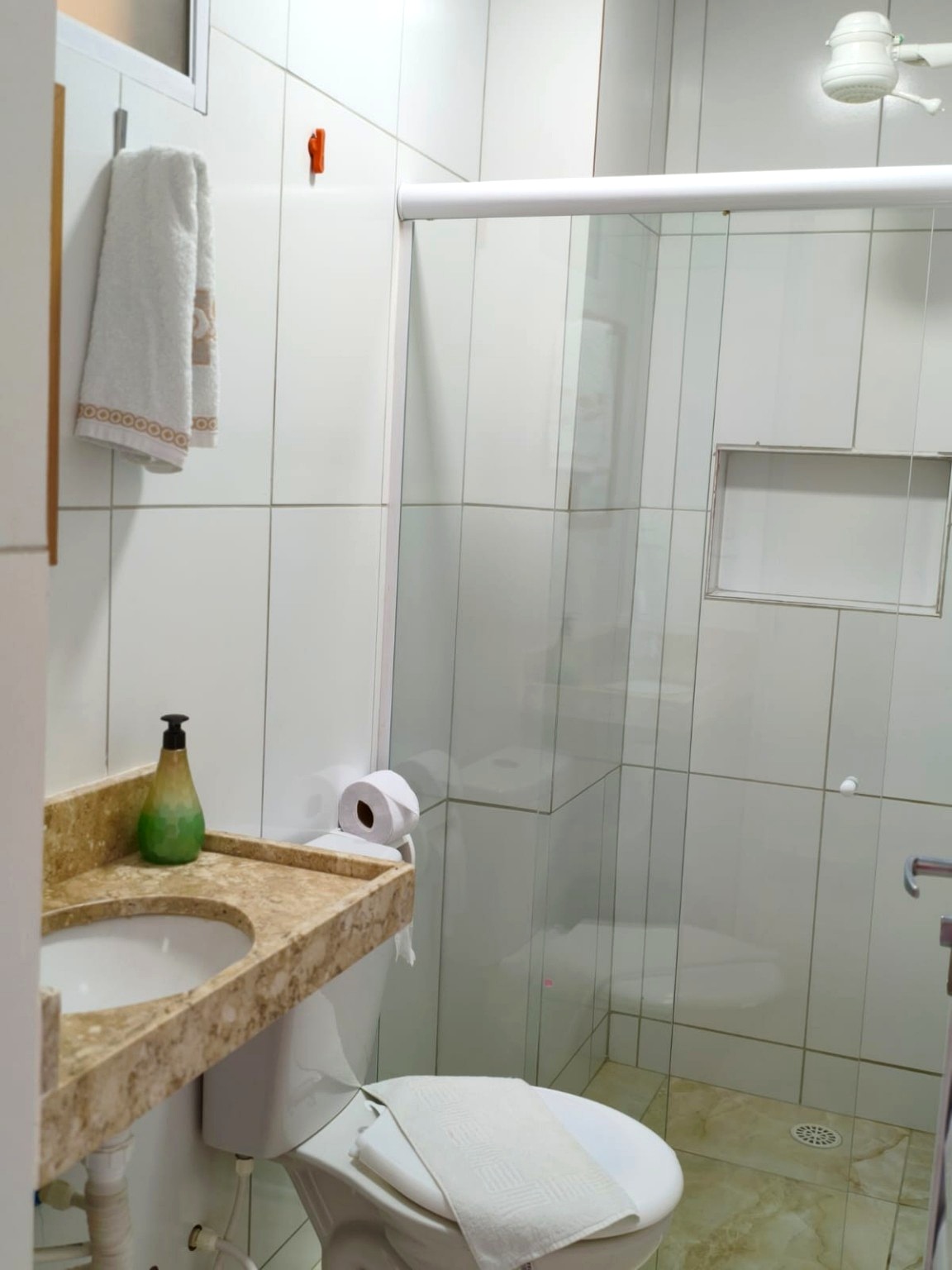 Quarto 6 — banheiro da suíte